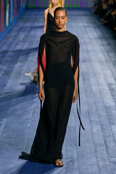 Look 46